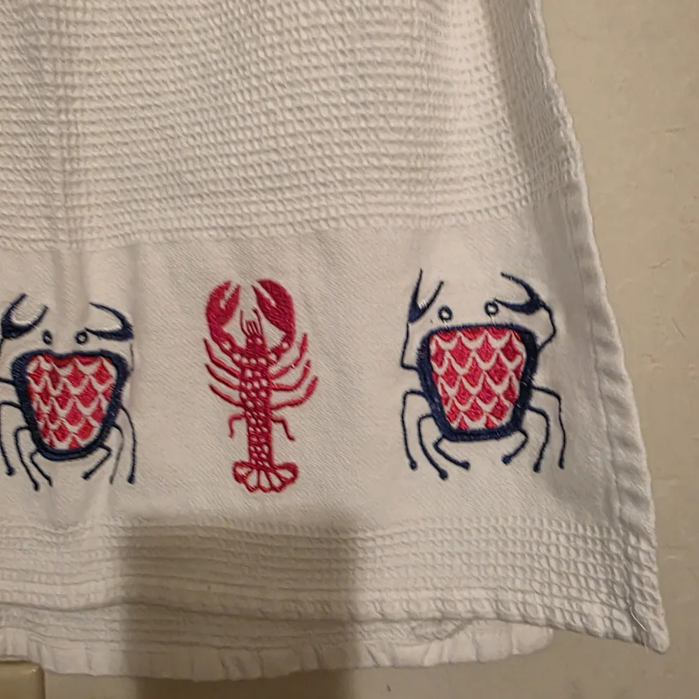 Crate&Barrel White DishTowel with Red and Blue Lobster Motif
